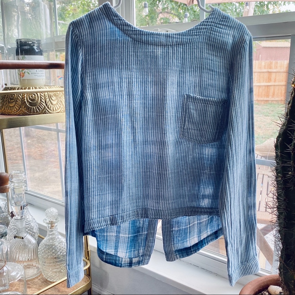 Cloth & Stone Women’s Top Blue White Stripe Size M